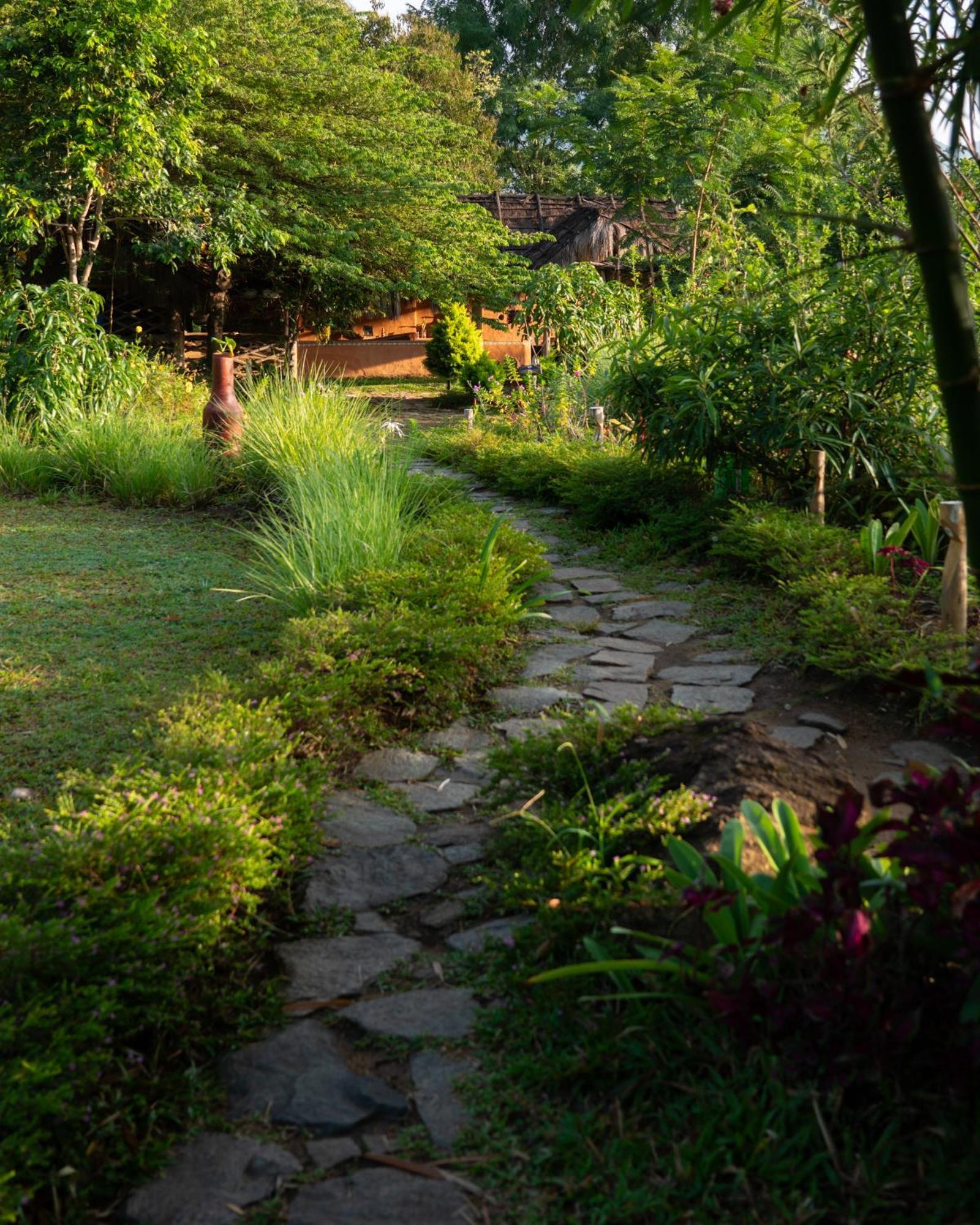 The Mudhouse Marayoor Hotell Munnar Exteriör bild