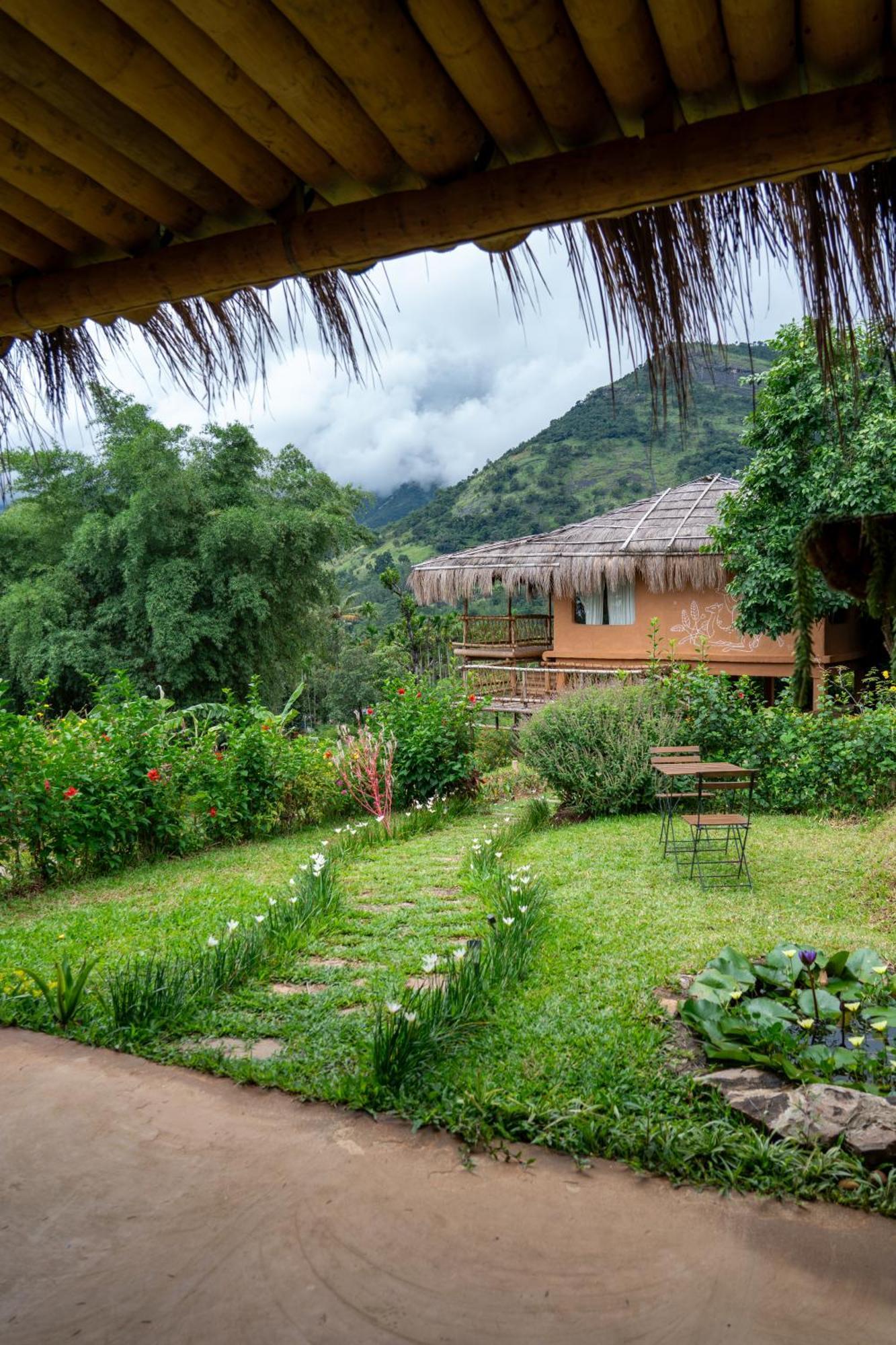 The Mudhouse Marayoor Hotell Munnar Exteriör bild